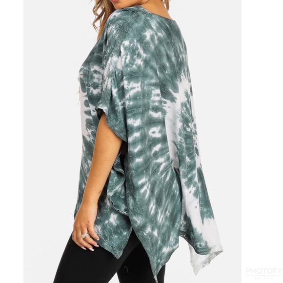 (Small/Medium) Sage Green Tie- Dye Poncho - Picture 2 of 6